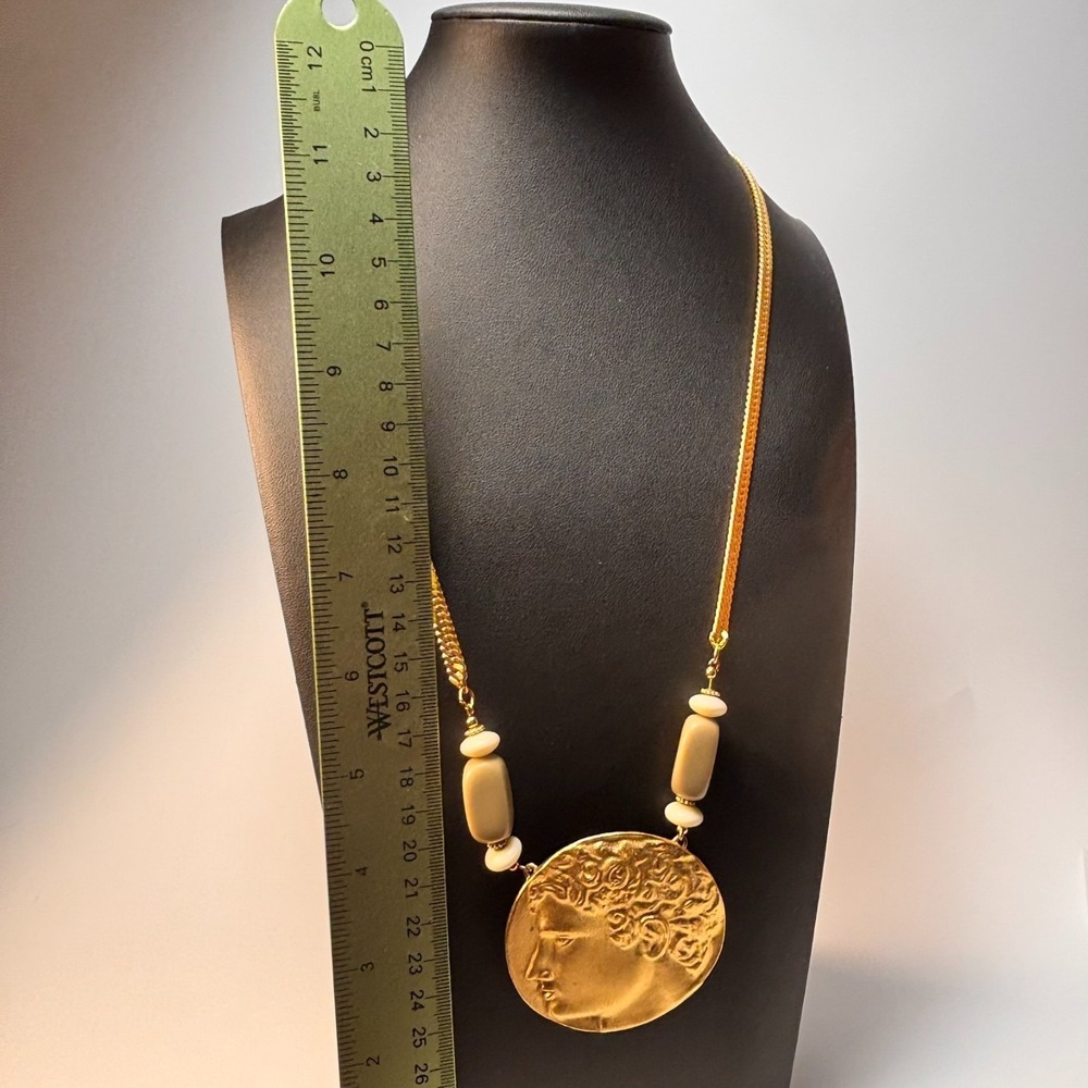 Vintage Brutalist Necklace Gold Tone 1970s Alexander the Great - Picture 7 of 8